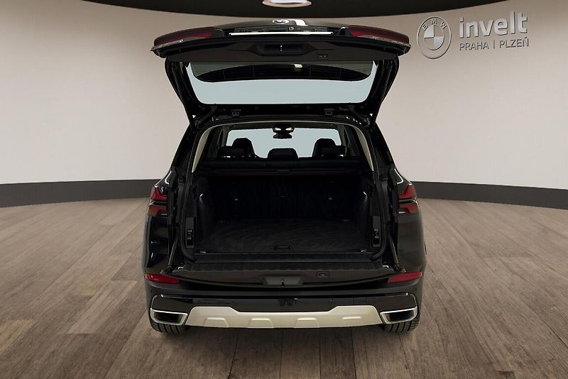 BMW X5 xDrive30d - fotka 5 z 14