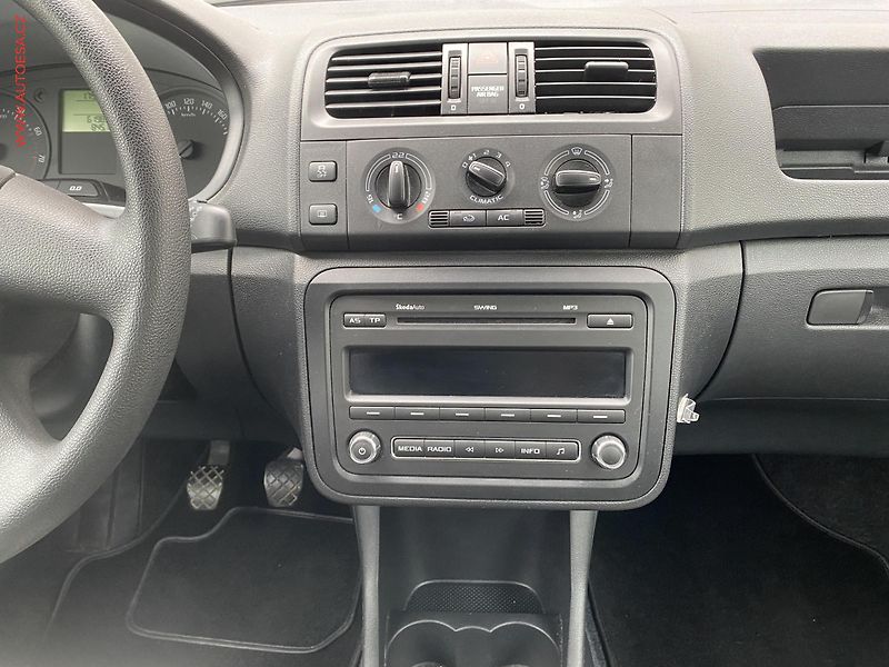 Škoda Fabia (2010) 1.2 TSi, Cool Edition, AC - fotka 12 z 13
