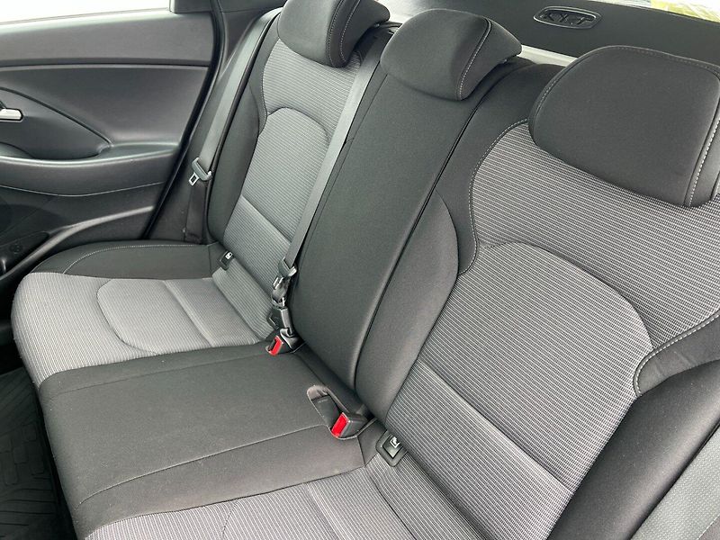 Hyundai i30 (2020) Com.1.0T-GDi Comfort ČR+1.maj. - fotka 17 z 36