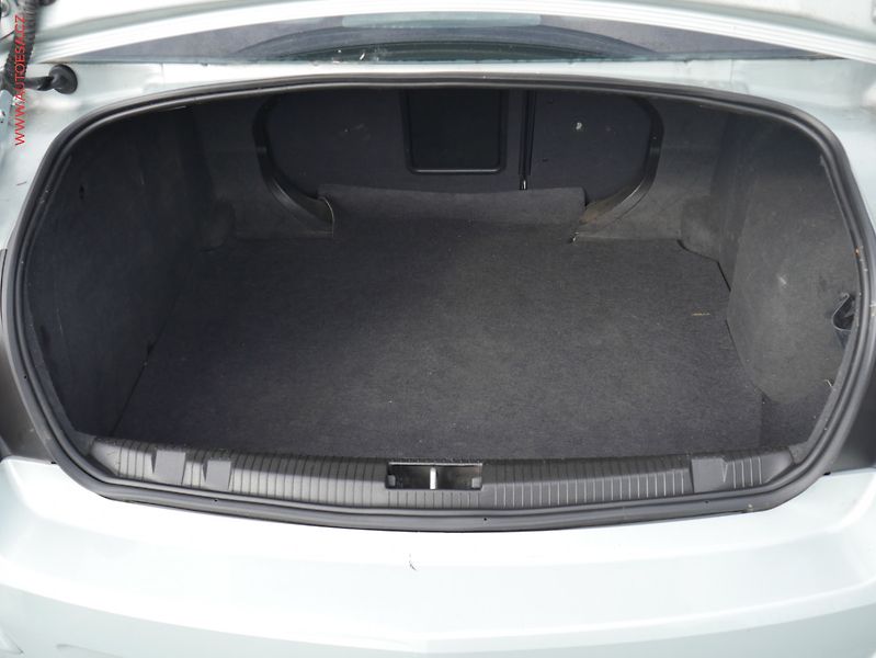 Opel Astra (2009) 1.6i, ČR, AT, AC - fotka 7 z 15