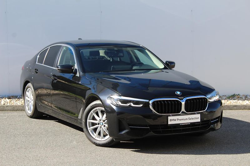 BMW Řada 5 520d - fotka 7 z 25