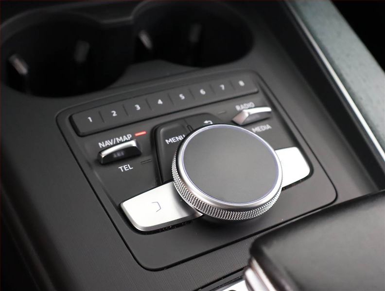 Audi A4 (2016) 2.0 TDI, 4X4, Automat, Navi - fotka 20 z 24