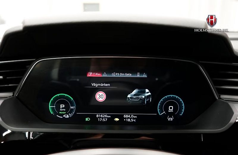 Audi Q8 e-tron 50 Q SoH 94% Kam Pano Tažné - fotka 16 z 25