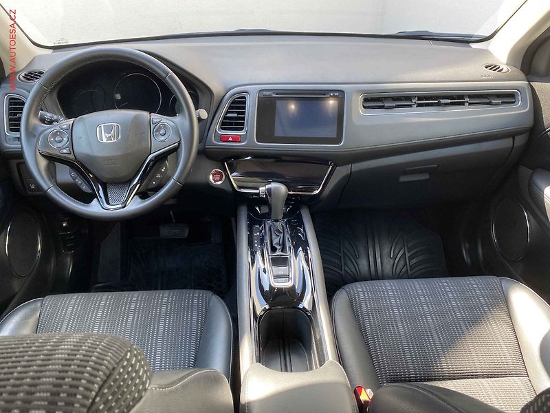 Honda HR-V (2018) 1.5i-VTEC, ČR, Executive, AT - fotka 8 z 19