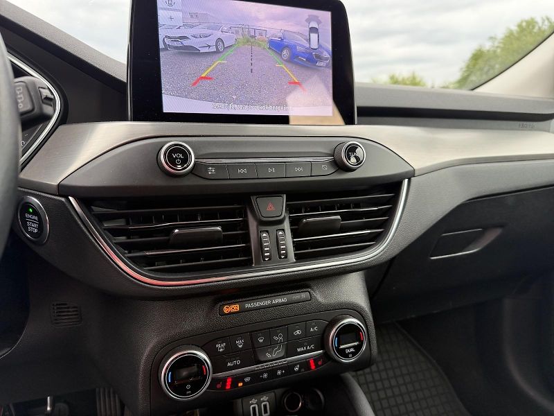 Ford Focus (2021) TITANIUM 1.5EBL 88kW CZ DPH - fotka 10 z 11