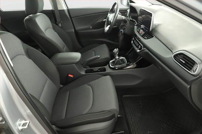 Hyundai i30 (2024) Smart 1.0 T-GDI, ČR,1.maj - fotka 7 z 13