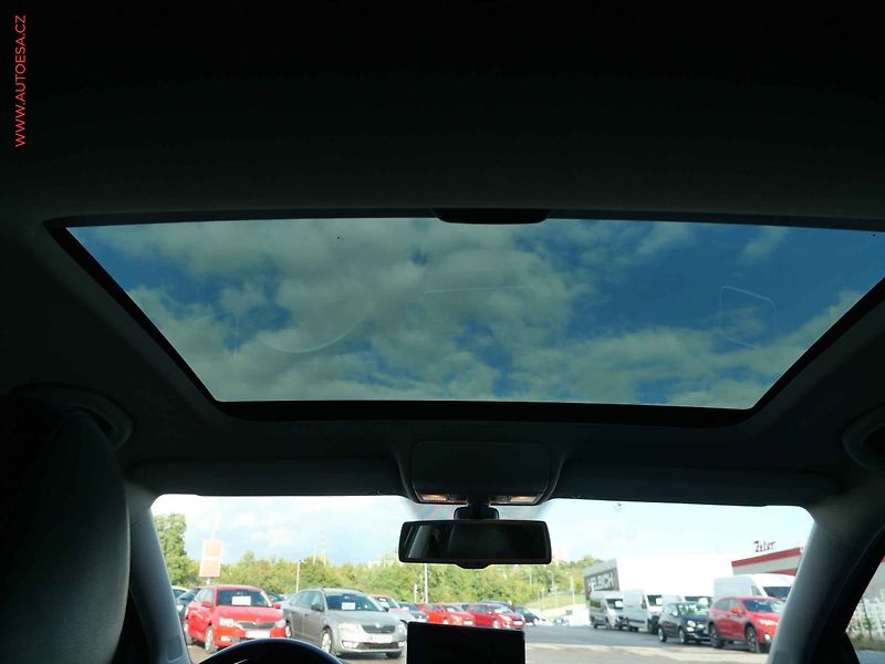 Volkswagen Polo (2012) 1.6 TDi, R-Line - fotka 20 z 21