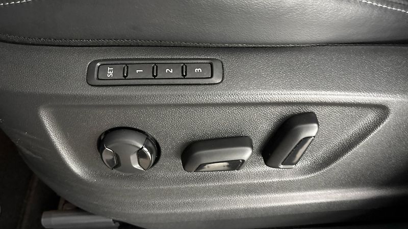 Škoda Kodiaq 2.0 TDI DSG 4x4 Style - fotka 21 z 30