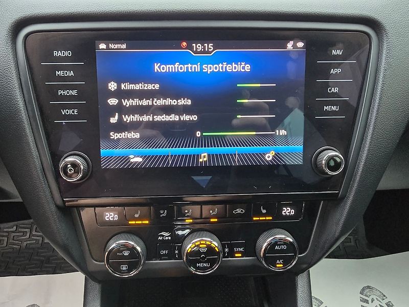 Škoda Octavia 2.0TSi 140kW DSG L&K 4x4 KŮŽE - fotka 24 z 38
