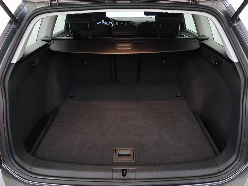 Volkswagen Golf (2018) Marathon Edition 1.0 TSI - fotka 13 z 15