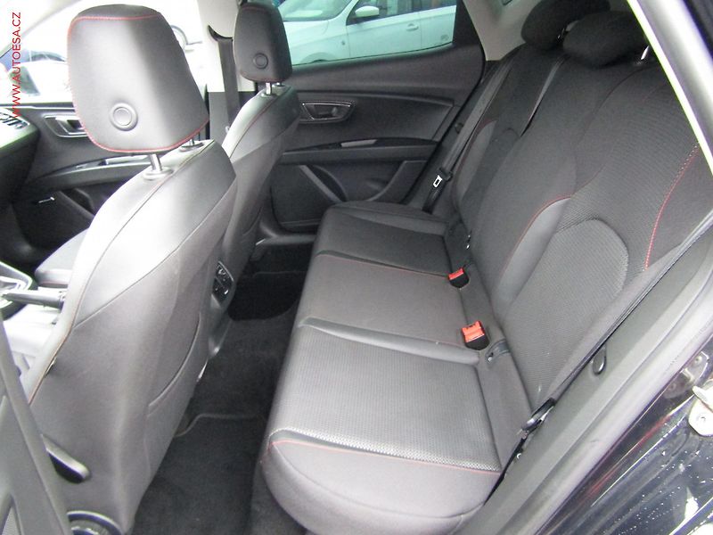 Seat Leon (2016) 2.0TDi, LED, navi - fotka 10 z 19