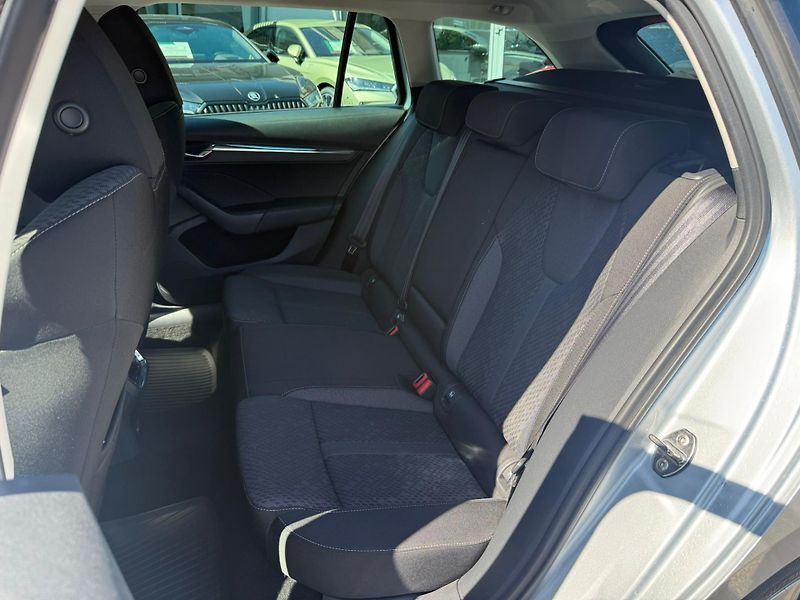 Škoda Octavia Style 2.0 TDI 110kw DSG Combi - fotka 20 z 25