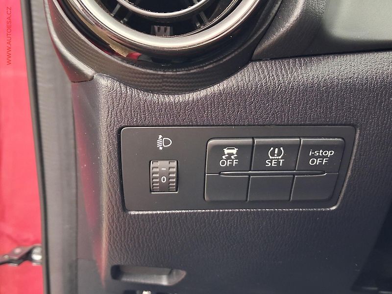 Mazda 2 (2015) 1.5 i, 2.maj,ČR, AC - fotka 12 z 18
