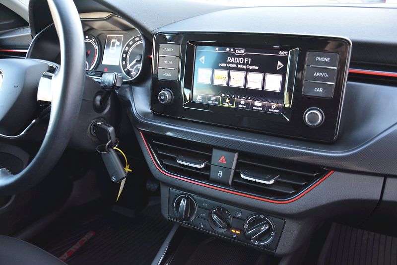 Škoda Scala (2020) 1.0 TSI 85 KW Ambition 125 LET - fotka 23 z 25