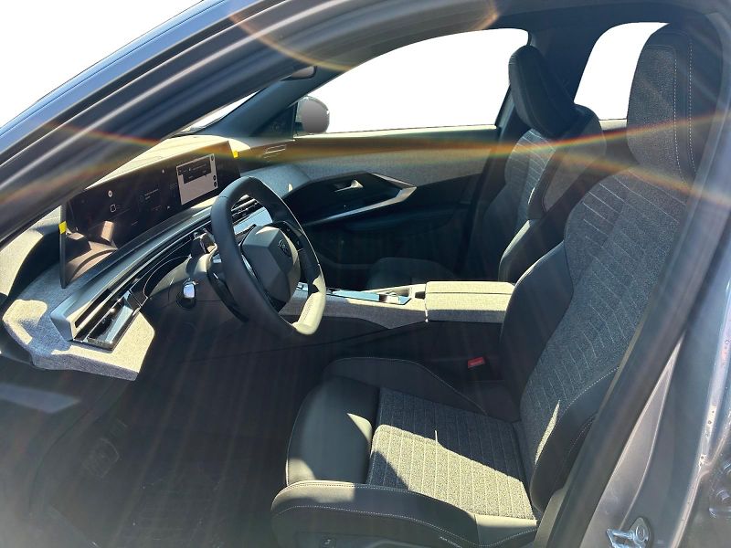 Peugeot 3008 (2026) BUSINESS Hybrid 145 e-DCS6  - fotka 9 z 15