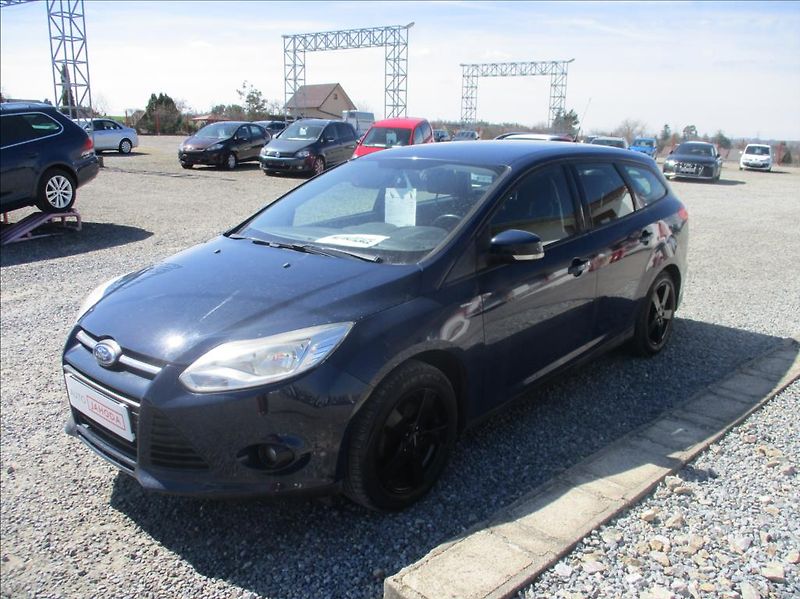 Ford Focus 1,6 i, klimatizace,serviska,CZ - fotka 3 z 36