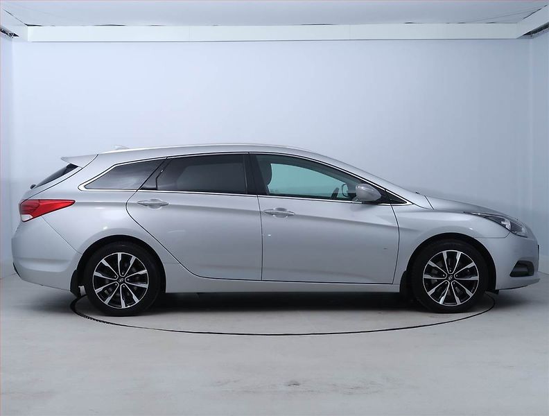 Hyundai i40 (2019) 1.6 CRDi, Serv.kniha, Navi - fotka 6 z 18