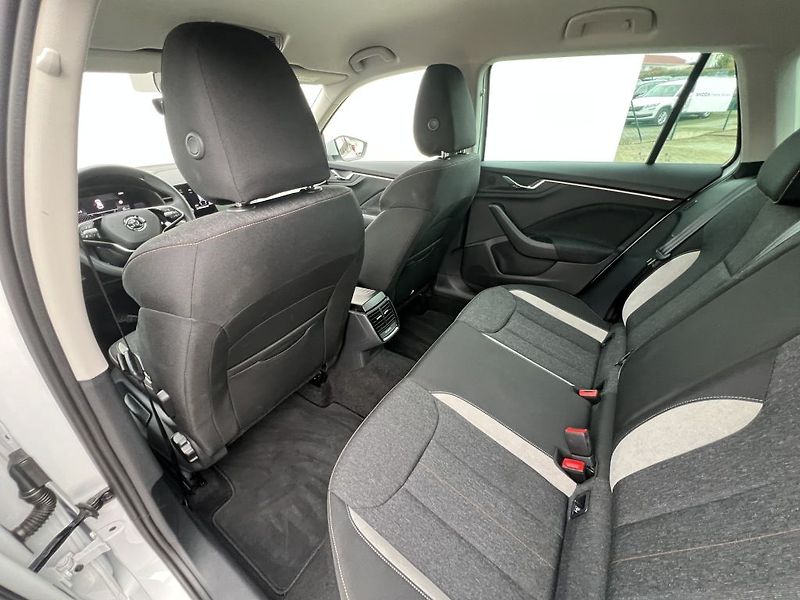 Škoda Kamiq Top Selection 1.0TSI 85 kW - fotka 16 z 33