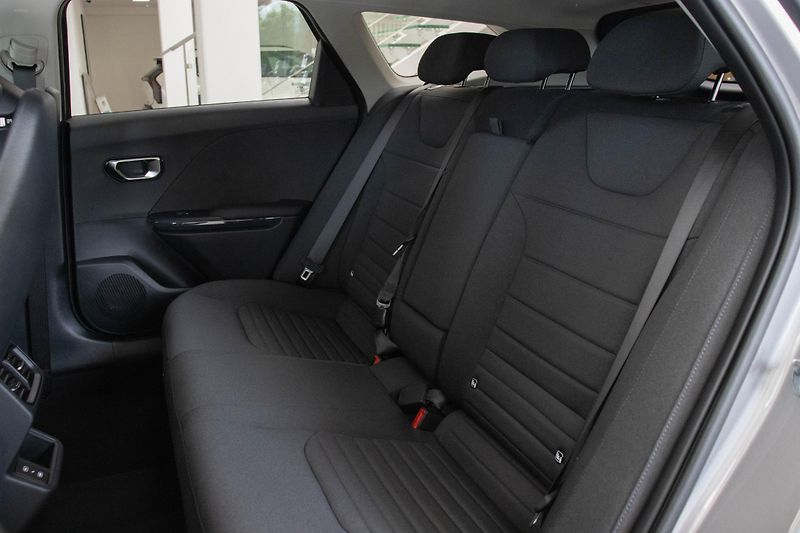 Kia K4 Sportswagon 1,6 T-GDi GPF 7DCT EXCLUSIVE - fotka 14 z 16