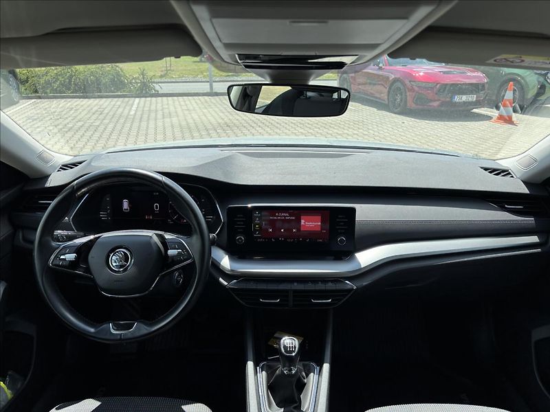 Škoda Octavia 2,0 TDI 85kW Ambition - fotka 14 z 38