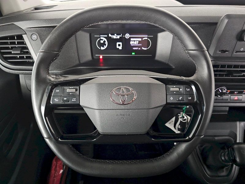 Toyota ProAce Verso (2025) 2.0D 106kW COMBI L1 8S - fotka 9 z 27