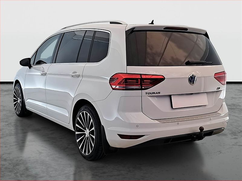 Volkswagen Touran (2018) R-Line 1.5 TSI - fotka 4 z 21