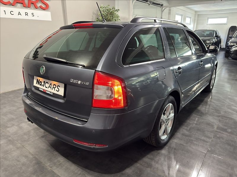 Škoda Octavia 1,4   TSI FAMILY XENON ŠÍBR TZ - fotka 5 z 45