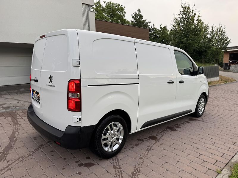 Peugeot Expert (2021) 2.0 150 koní - fotka 6 z 16