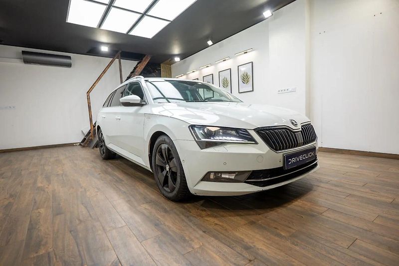 Škoda Superb 2.0 TDI 110 kW L&K - fotka 3 z 36