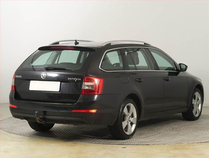 Škoda Octavia (2015) Ambition 2.0 TDI, Automat - fotka 5 z 20