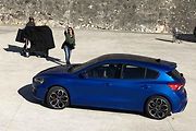 Nový Ford Focus zachycený během oficiálního focení.