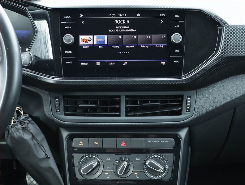 Volkswagen T-Cross (2023) 1.0 TSI, Navi, Park. senzory - fotka 12 z 19