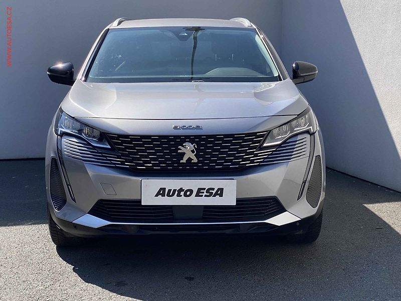 Peugeot 5008 (2022) 1.5 HDi, Allure, LED, kamera - fotka 2 z 17