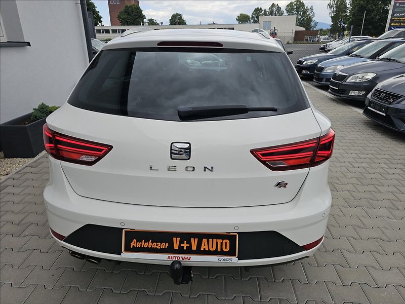 Seat Leon 1,4 TSi 92KW FR NAVI TEMPOMAT - fotka 7 z 47