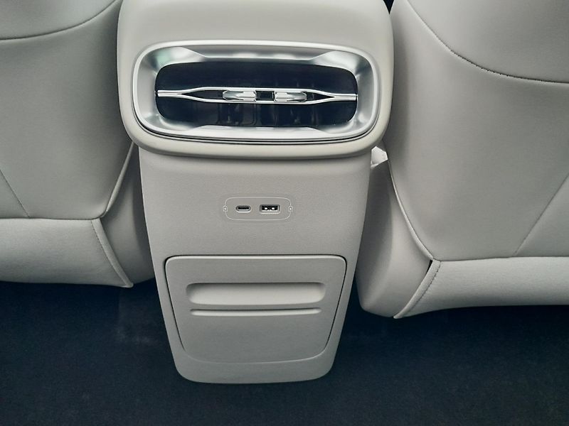 Leapmotor B10 (2026) Design 67kW EV - fotka 20 z 38