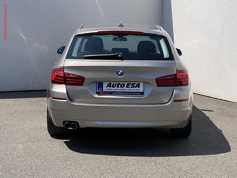 BMW Řada 5 (2016) 2.0 D, ČR, servis.kniha, LED - fotka 5 z 20