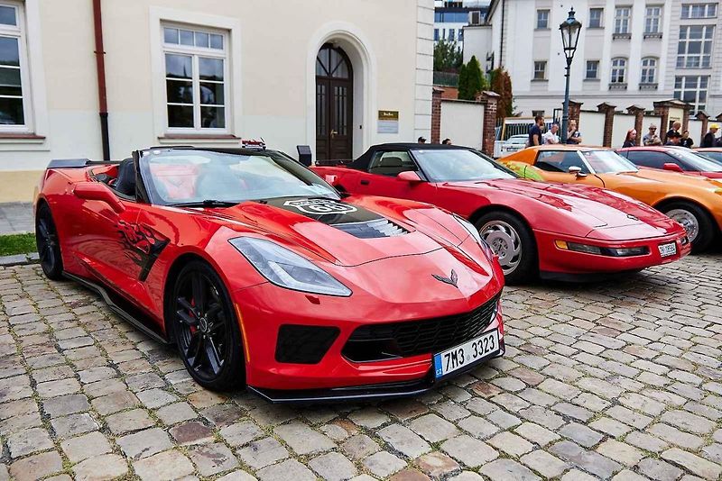 Americké automobily Corvette na 21. ročníku tradičního srazu v areálu Plzeňského Prazdroje.