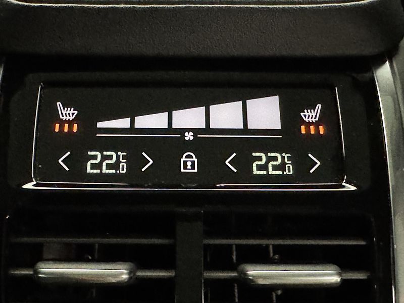 Volvo XC90 B5 AWD ULTIMATE AUT  - fotka 32 z 57