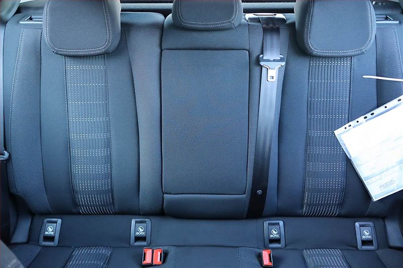 Peugeot 308 (2017) 1.6 BlueHDi, Serv.kniha, Navi - fotka 10 z 26