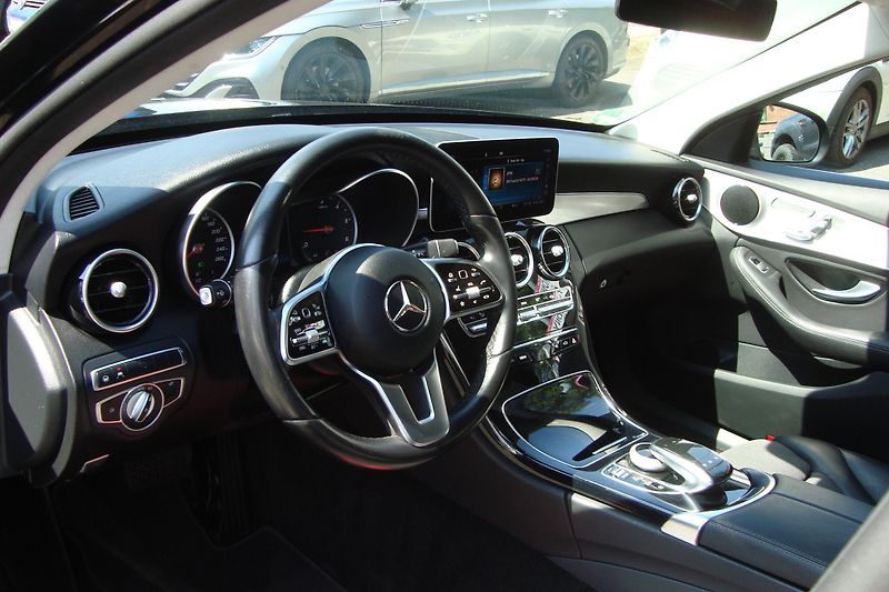 Mercedes-Benz Třídy C (2021) 220D,143kW, Exclusivce,S.kniha - fotka 35 z 92