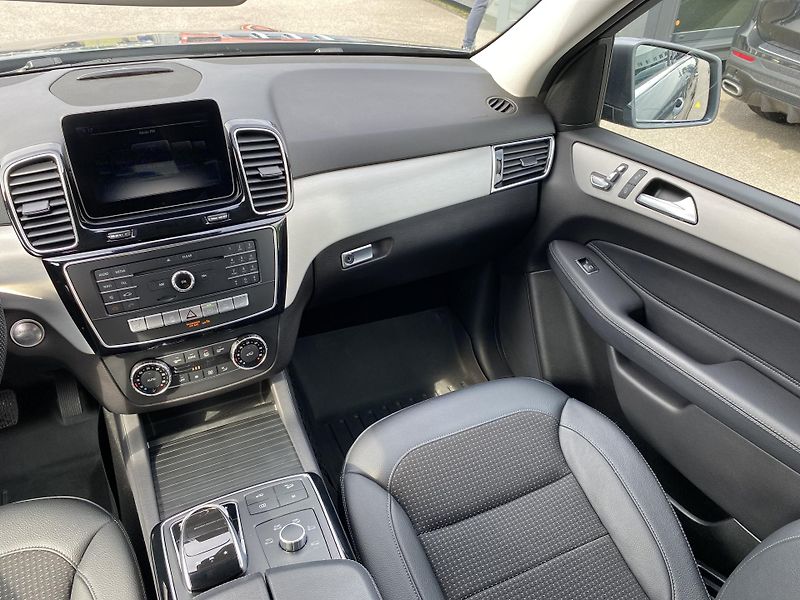 Mercedes-Benz GLE GLE 350d 4M AMG DISTRONIC - fotka 11 z 28