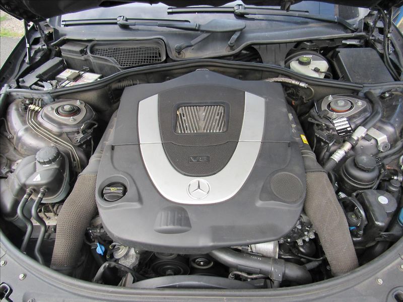Mercedes-Benz CL 5,5 550 Elegance 285 KW - fotka 30 z 36