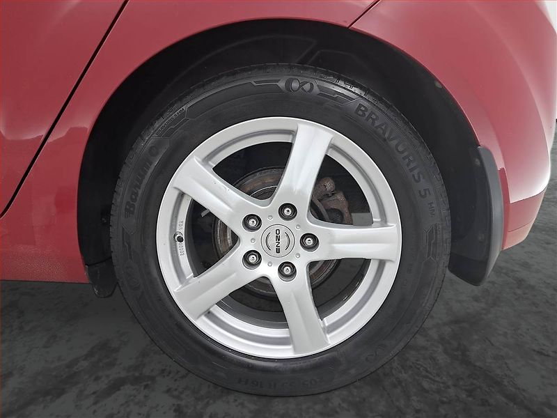 Hyundai ix20 (2014) 1.4 CVVT, LPG, Serv.kniha - fotka 14 z 16