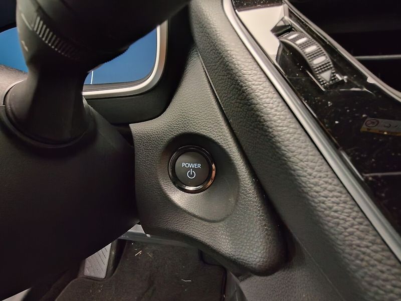 Toyota Corolla Cross 2.0 Hybrid 4x2 Executive - fotka 29 z 36