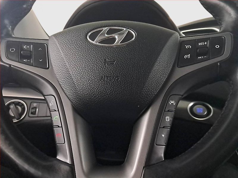 Hyundai i40 (2015) 1.7 CRDi, Navi, Xenony - fotka 14 z 15