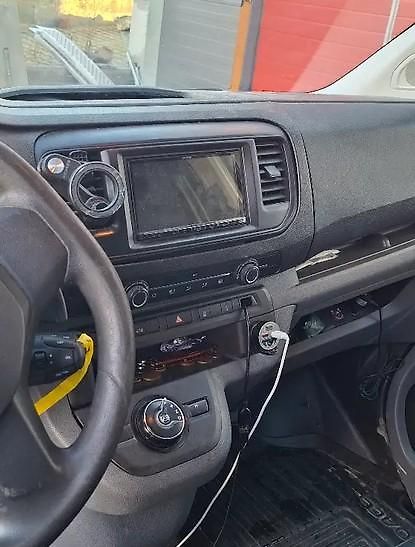 Toyota ProAce (2020) skřín L3, 130 kW, automat - fotka 7 z 8