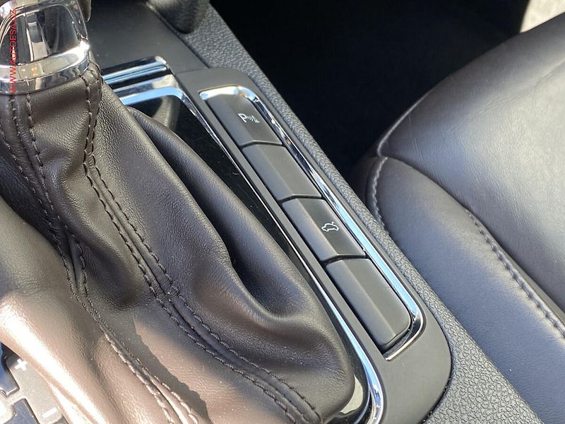 Škoda Superb (2013) 2.0 TDi 4x4, L&K, DSG, kůže - fotka 17 z 20