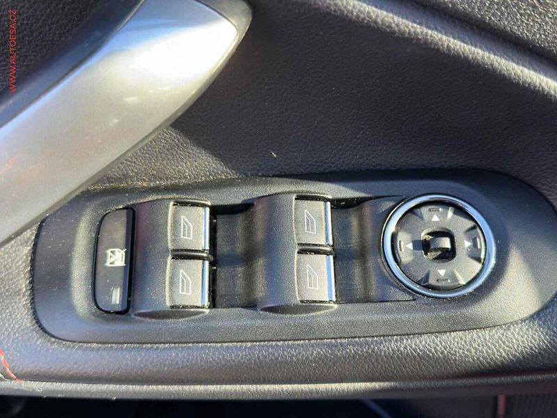Ford Mondeo (2009) 2.2 TDCi, 2.maj, Navi, AC - fotka 12 z 17