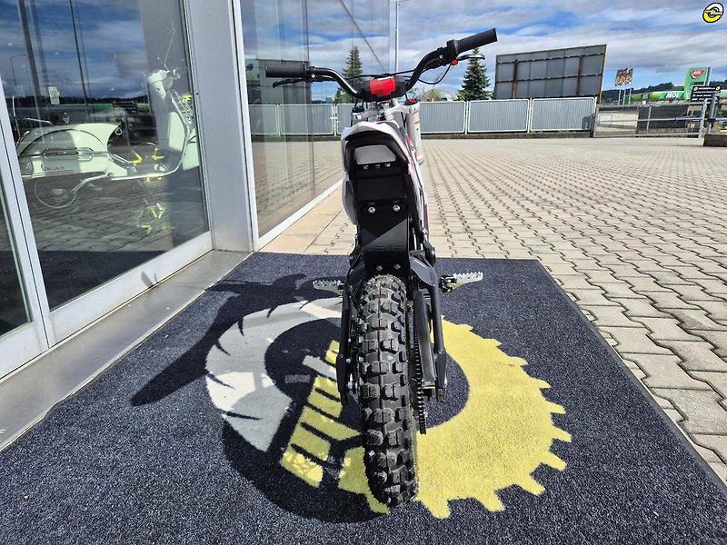 Ostatní (2026) Pitbike Stomp E-Box electric 1 - fotka 5 z 17