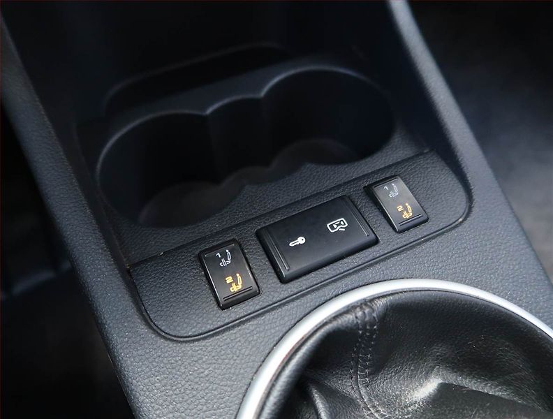 Škoda Fabia (2008) 1.4 16V, po STK, zamluveno - fotka 18 z 18